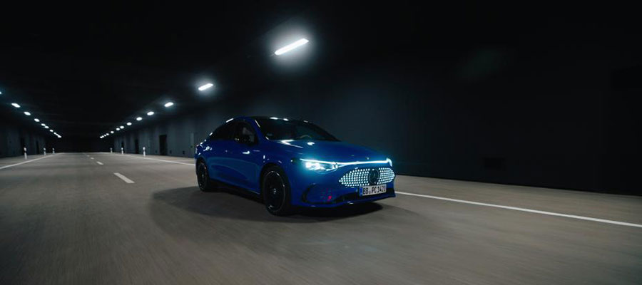 Image: Mercedes-Benz Opens the Automotive Industry's Most Advanced Light Testing Center